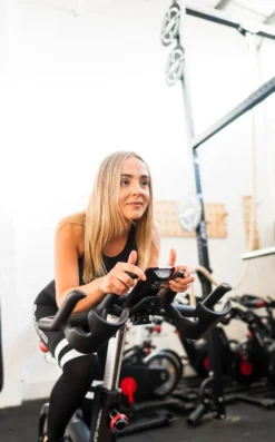 2-PIECE SET: @theGym Black-Leopard Sports Bra & Leggings -The Gym Revolution at the gym 2020 00356 1