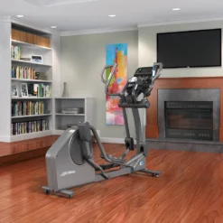 Life Fitness E3 ELLIPTICAL CROSS-TRAINER -The Gym Revolution e3 in home