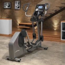 Life Fitness E3 ELLIPTICAL CROSS-TRAINER -The Gym Revolution e3 in home again
